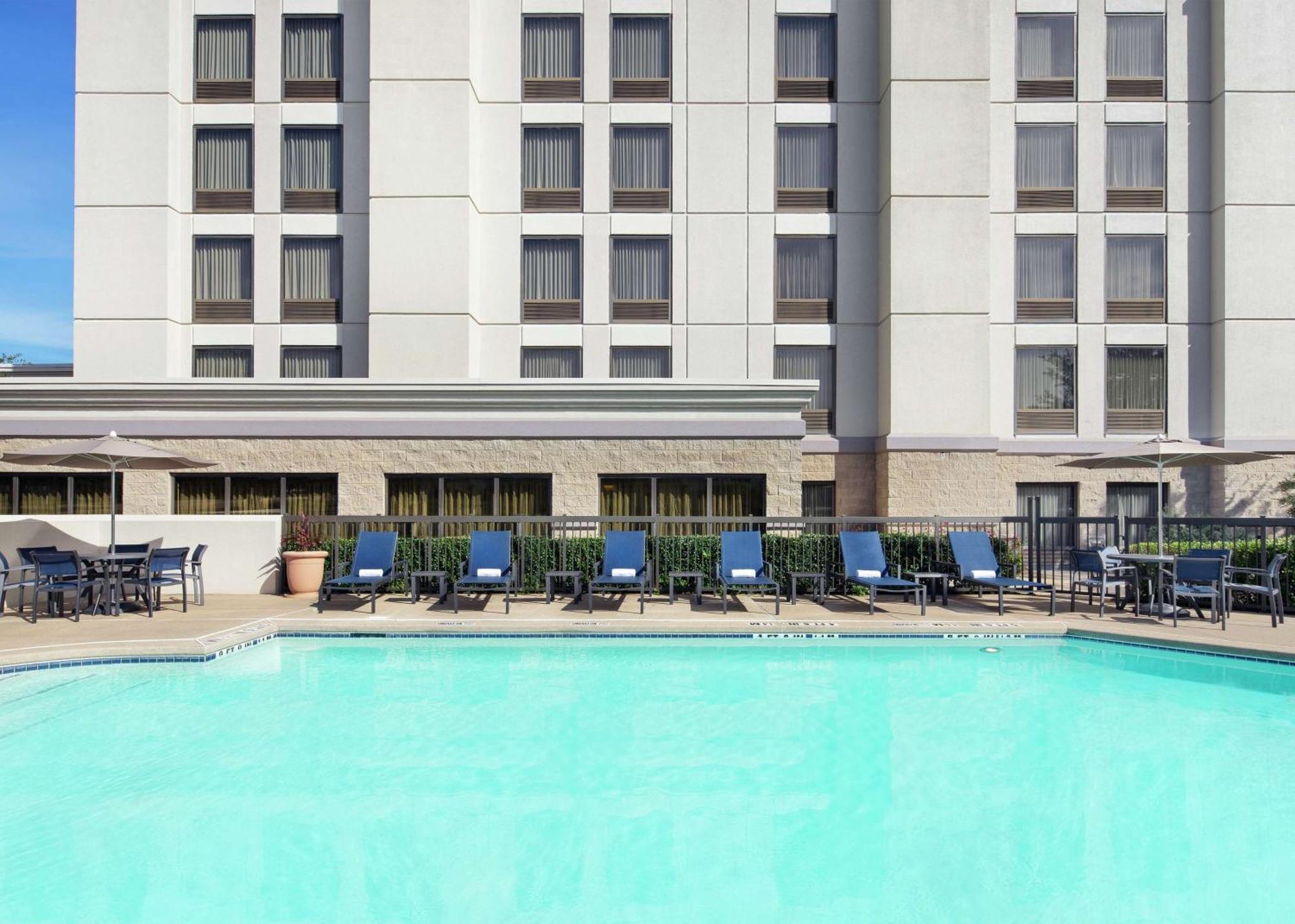 Hampton Inn Dallas Irving Las Colinas Exterior photo