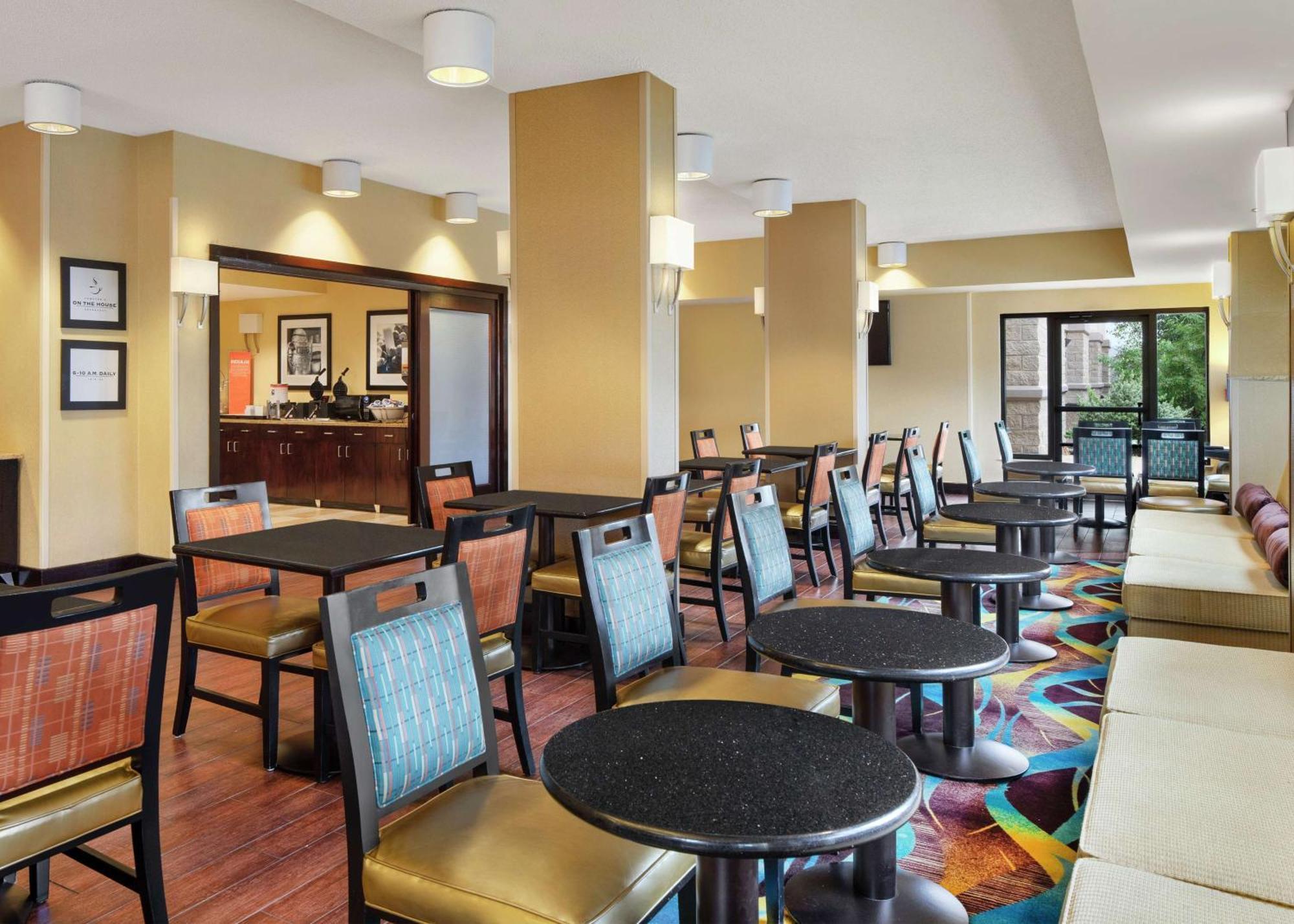 Hampton Inn Dallas Irving Las Colinas Exterior photo