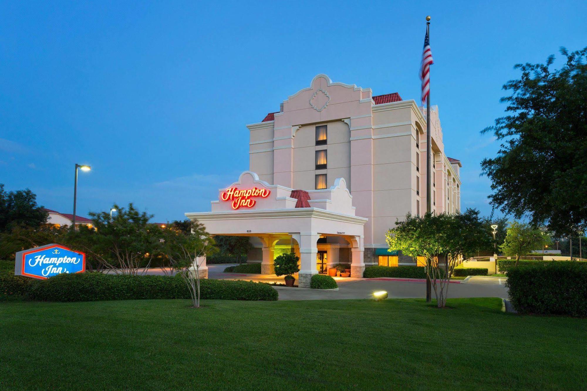 Hampton Inn Dallas Irving Las Colinas Exterior photo